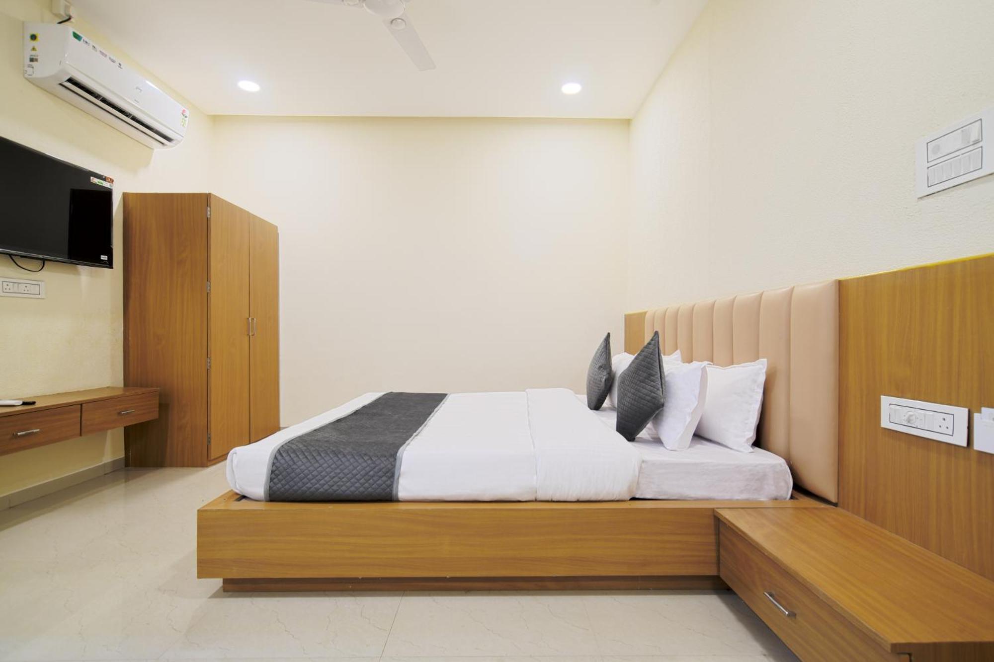 Hotel Shivlok Удджайн Номер фото