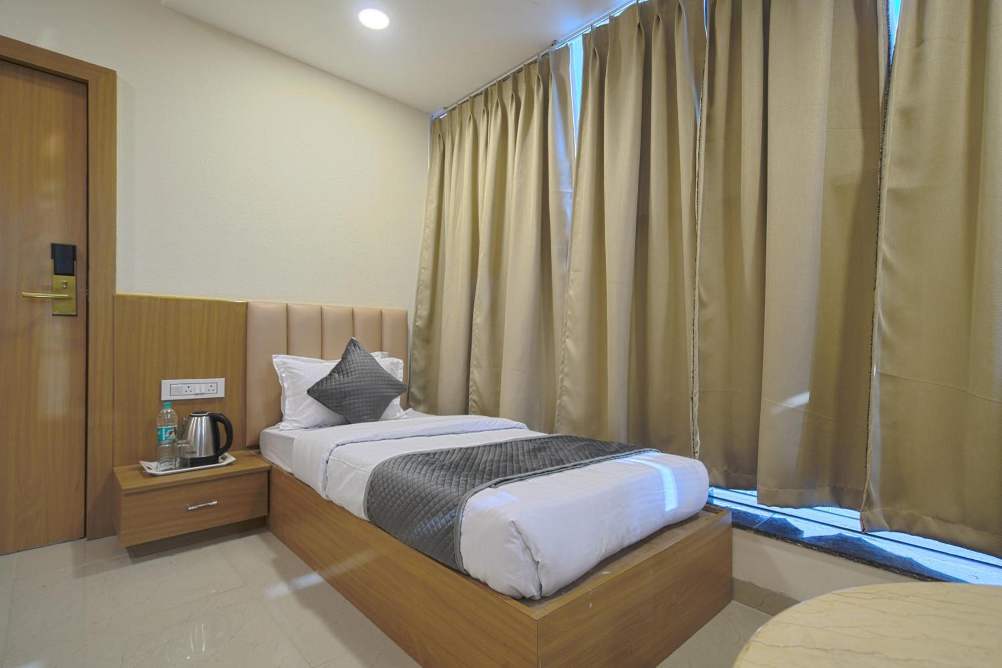 Hotel Shivlok Удджайн Номер фото