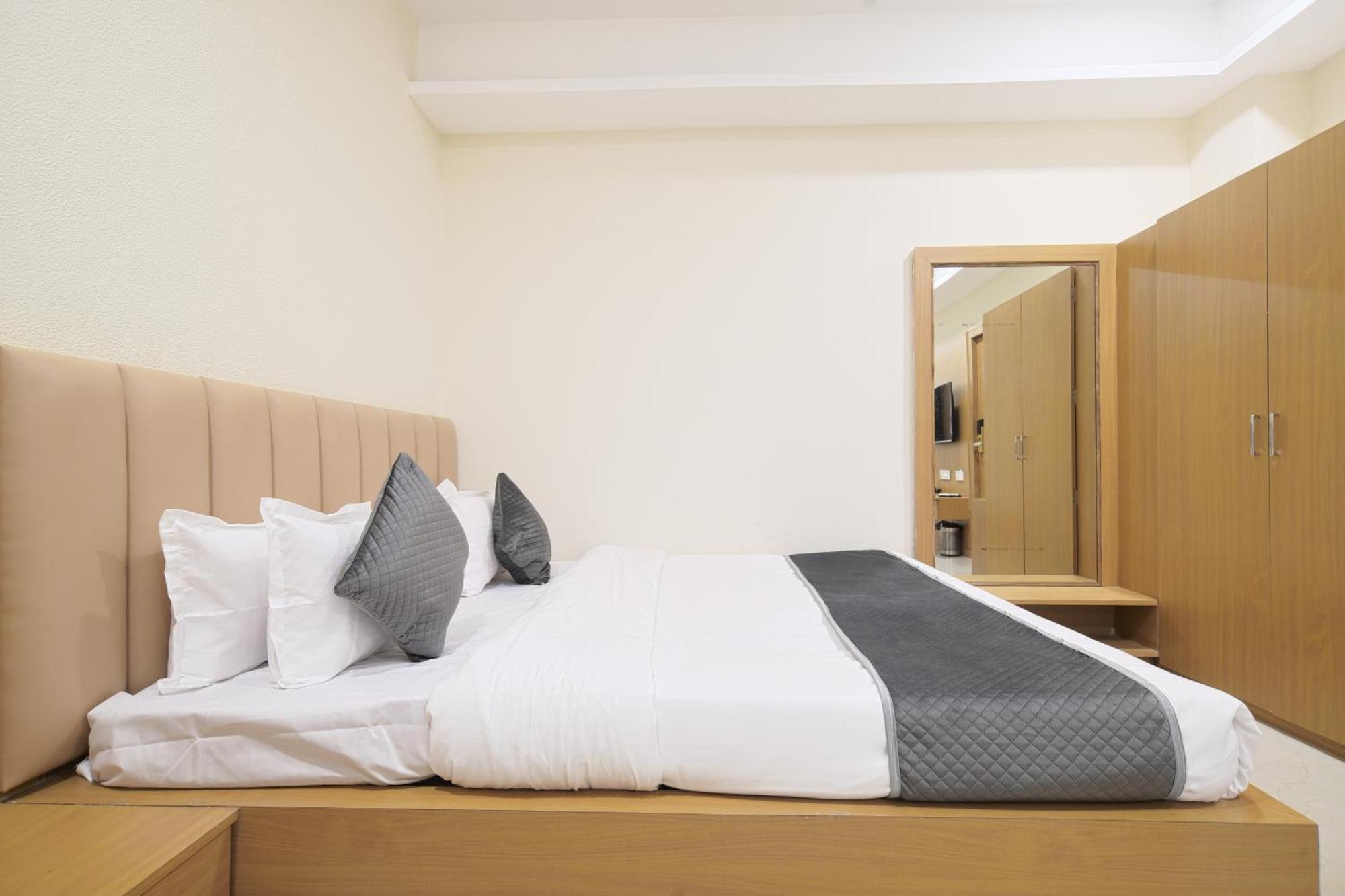 Hotel Shivlok Удджайн Номер фото