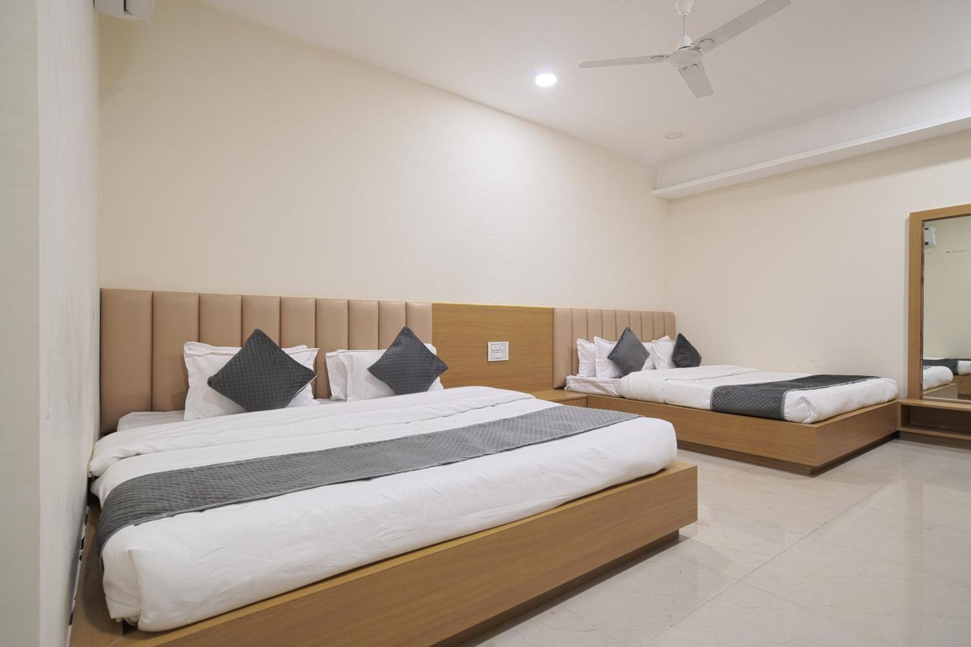 Hotel Shivlok Удджайн Номер фото