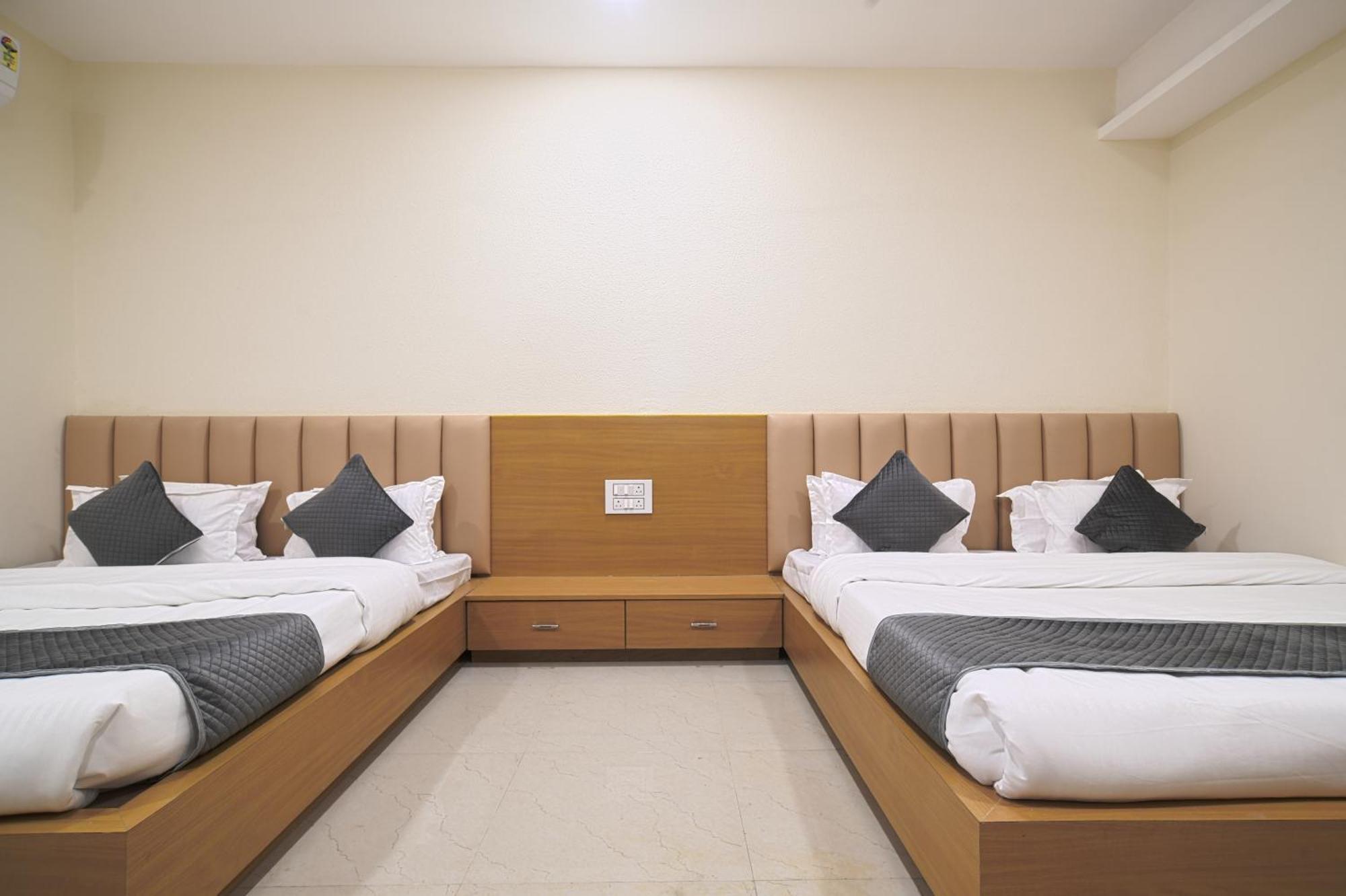 Hotel Shivlok Удджайн Номер фото