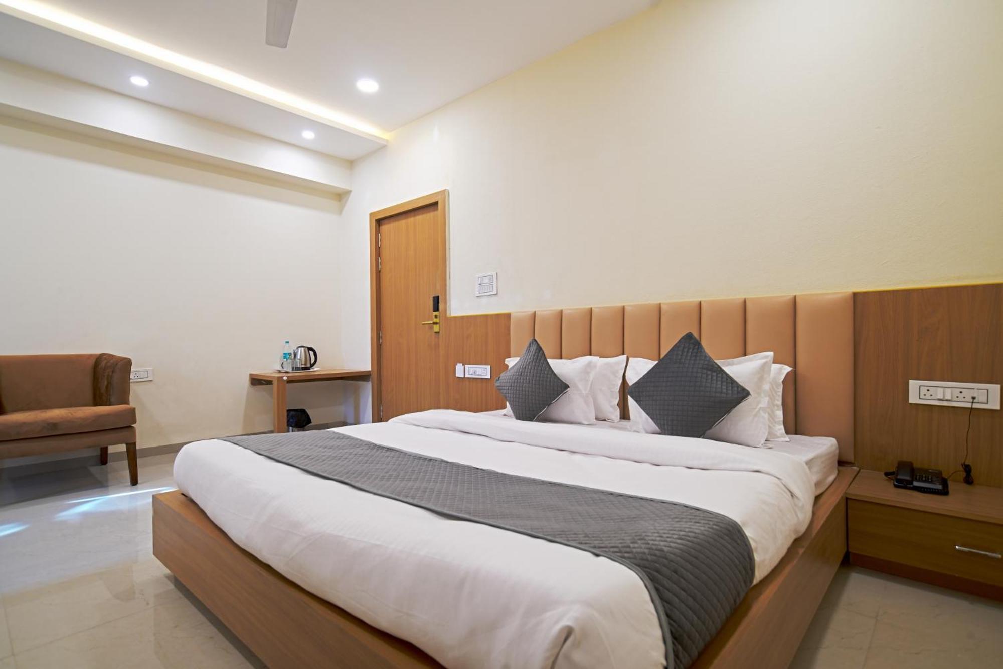 Hotel Shivlok Удджайн Номер фото