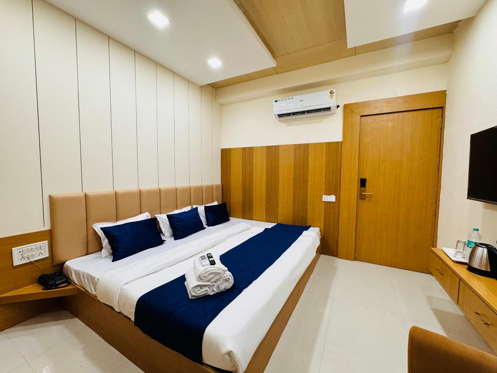 Hotel Shivlok Удджайн Экстерьер фото