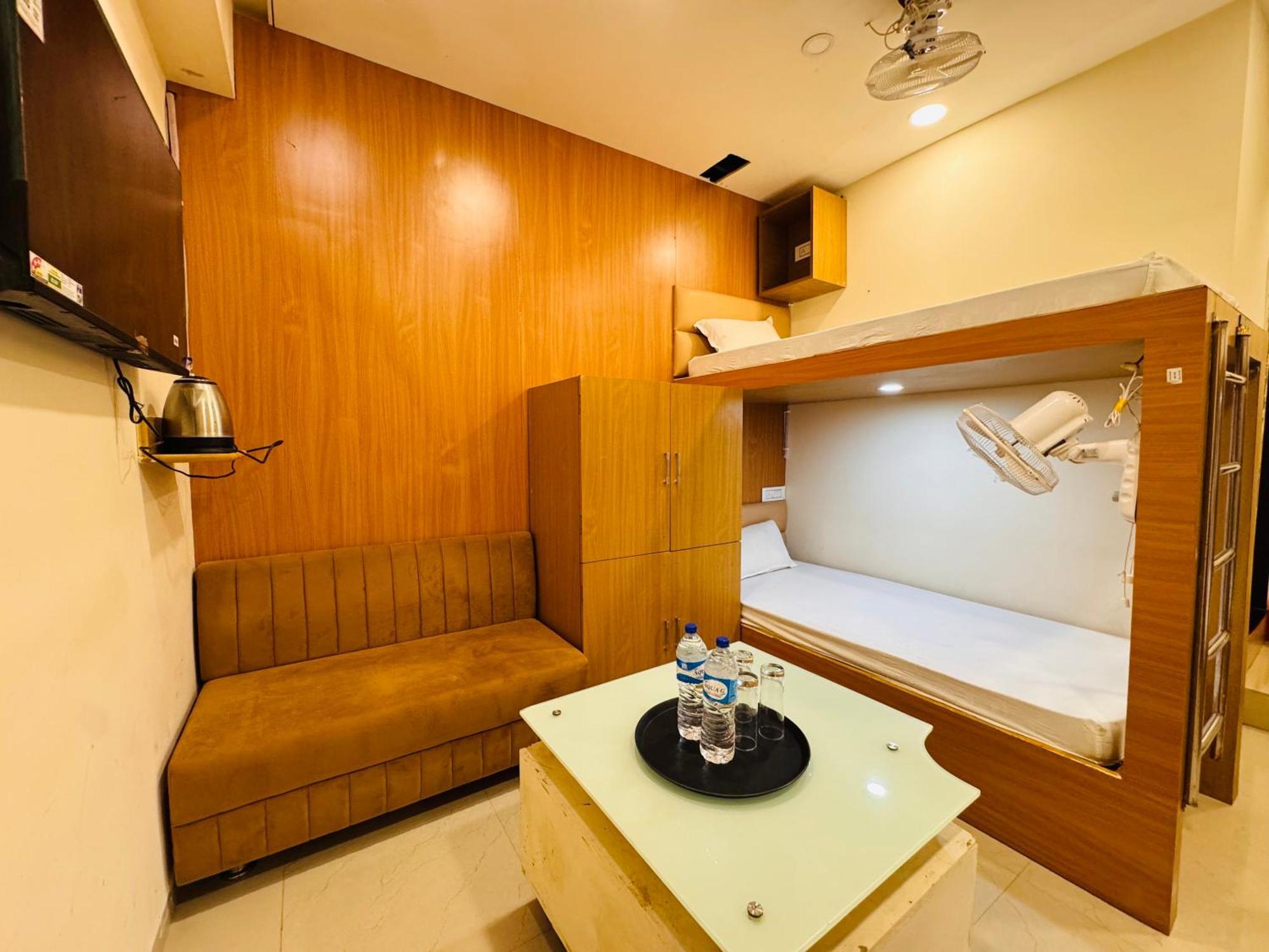 Hotel Shivlok Удджайн Экстерьер фото